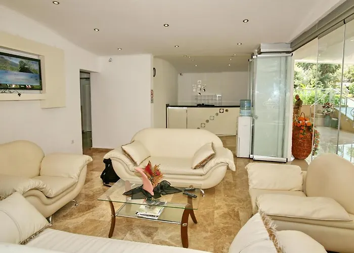 Hakan Aile אלאניה