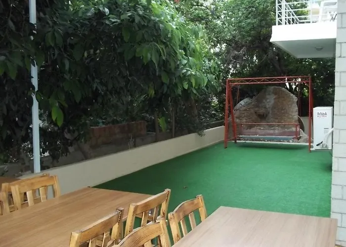 Hakan Aile Konukevi 2*